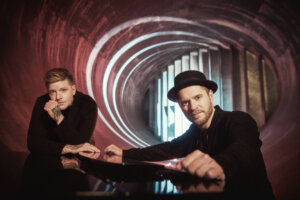 Nico Suave und Johannes Oerding - Pressefoto (Foto Credit: Anja Behrens)