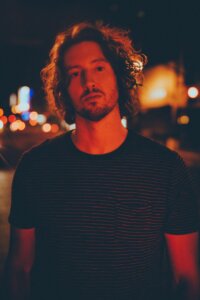 Dean Lewis – Pressefoto (Foto Credit: Darren Craig)