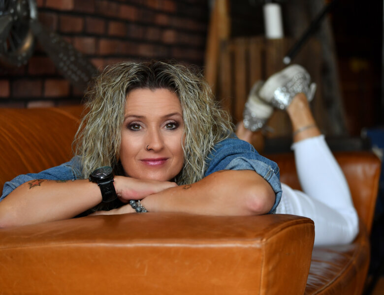 Daniela Alfinito – „BLUE JEANS – Das ultimative Hitmix-Album“  (Telamo)