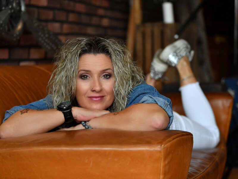 Daniela Alfinito – „BLUE JEANS – Das ultimative Hitmix-Album“  (Telamo)