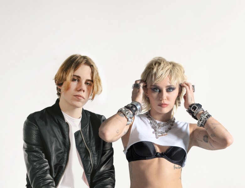 The Kid LAROI & Miley Cyrus  – “Without You (Miley Cyrus Remix)“ (+ offizielles Video)
