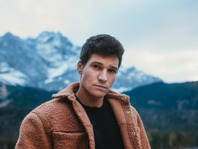 Wincent Weiss – „Bleiben Wir“ (Single + Audio Video)