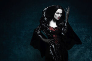 TARJA - Pressefoto (Copyright: earMUSIC // Credits: Tim Tronckoe)