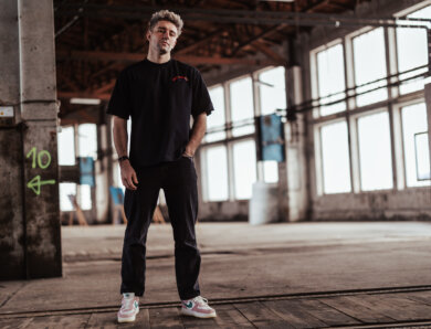 Alexander Eder – „Quer Durch Die Bank“ (Album – VÖ: 19.09.2025) // Single „Jetzt Gehts Mir Besser“ out now