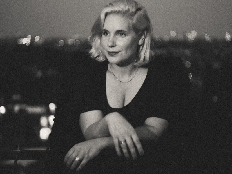 Nina June – „The Lighthouse (Particles)“ (Single + offizielles Video)